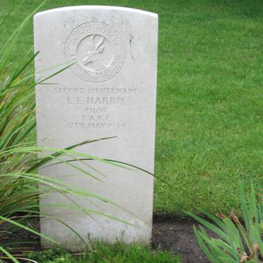 HARRIS L.E. -1944