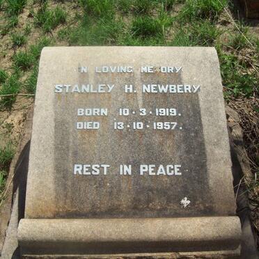 N - Vanne :: Surnames - N