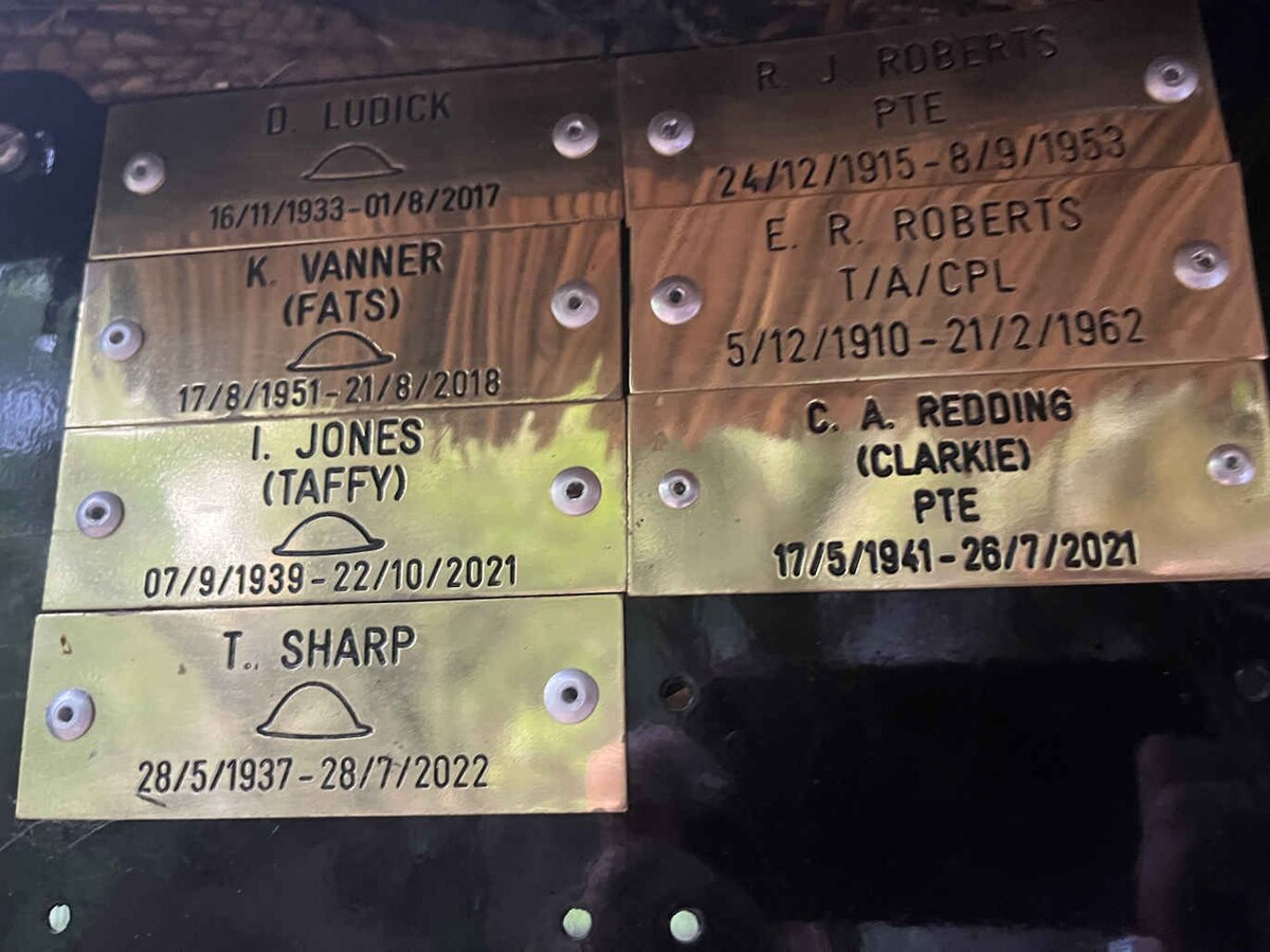 LUDICK :: VANNER :: JONES :: SHARP :: ROBERTS :: REDDING 