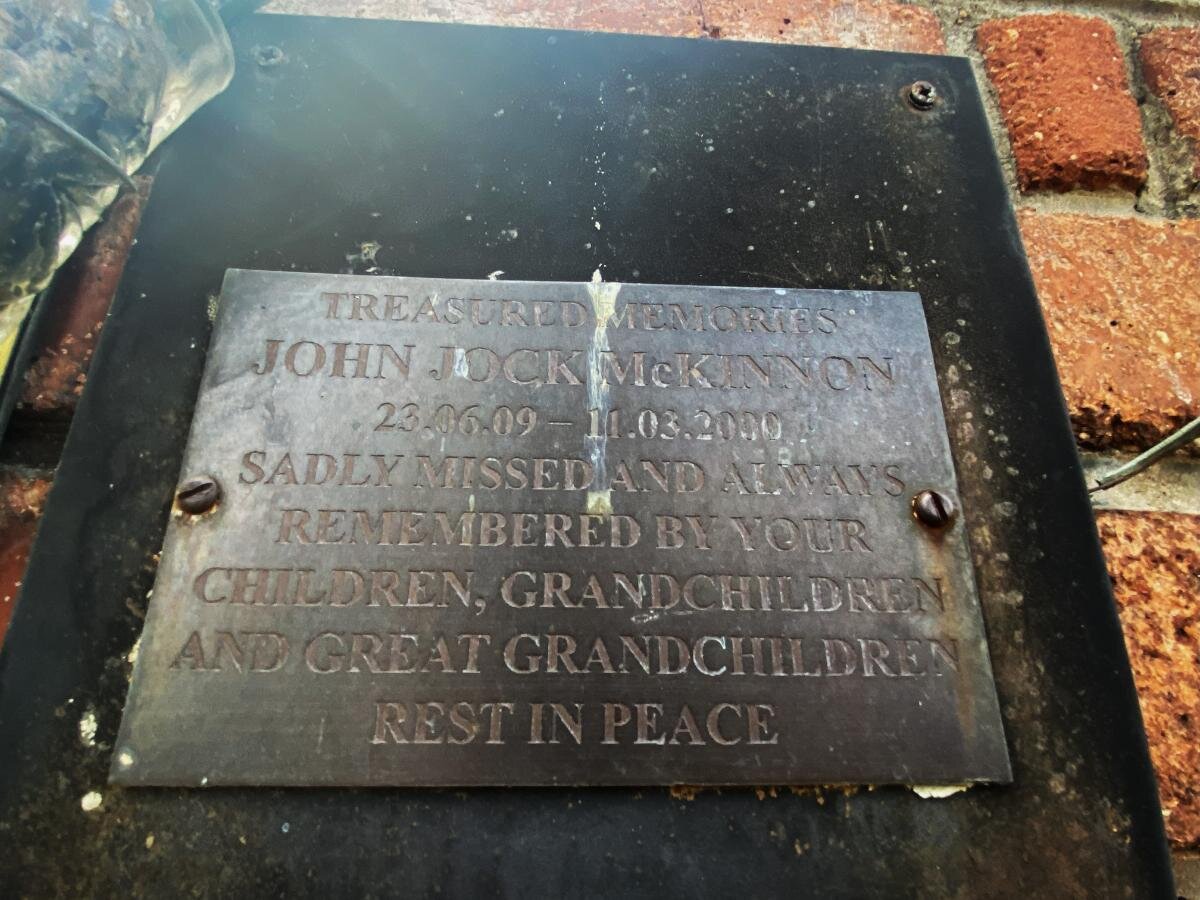 MCKINNON John Jock ??09-2000