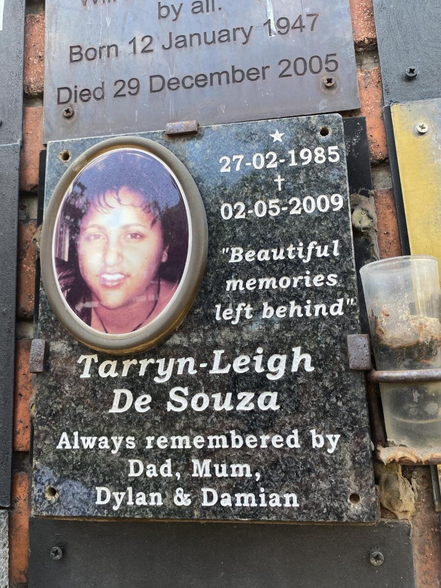 SOUZA Tarryn-Leigh, de 1985-2009