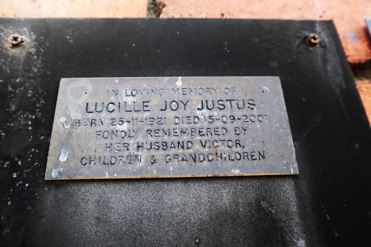 JUSTUS Lucille Joy 1921-2001