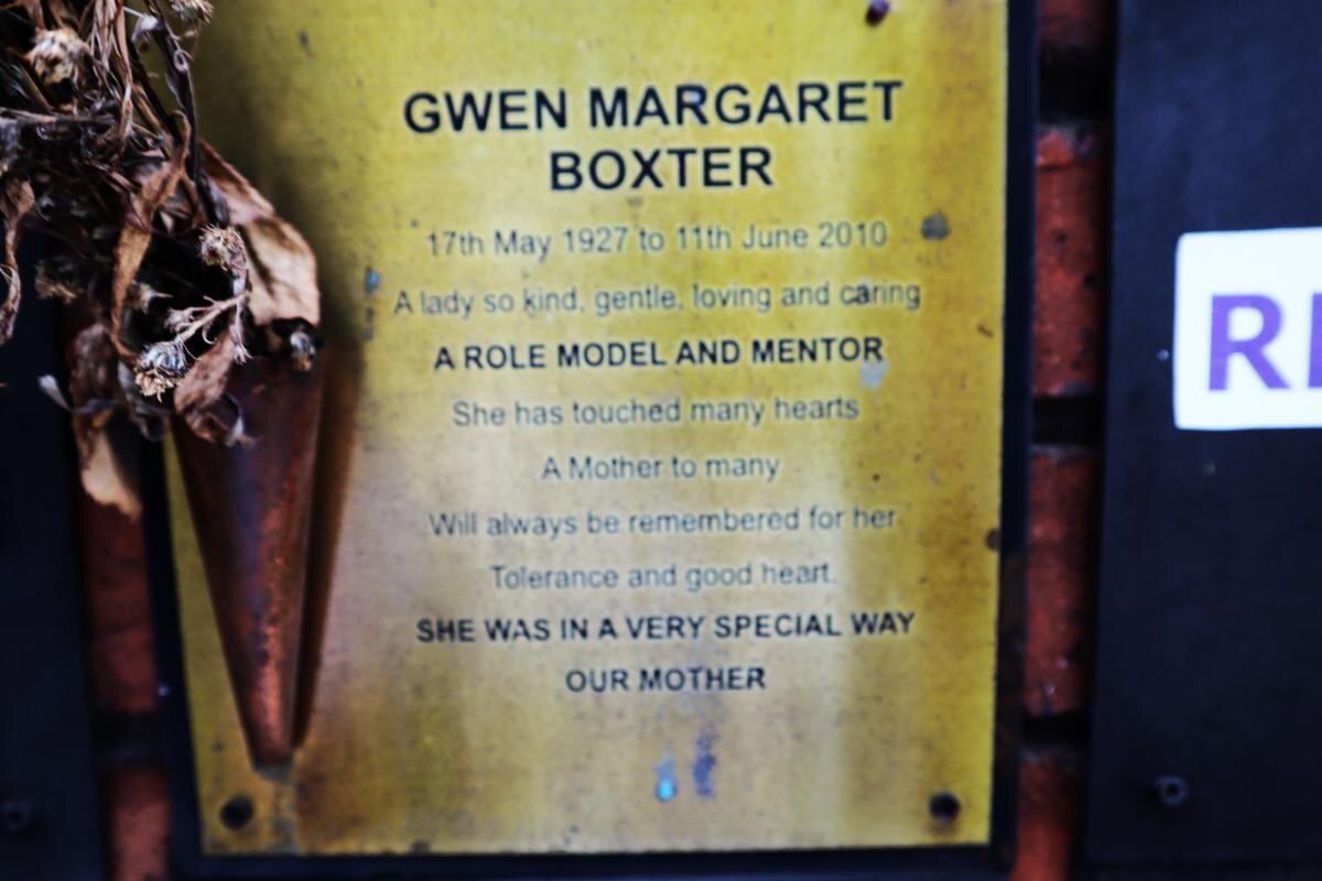 BOXTER Gwen Margaret 1927-2010