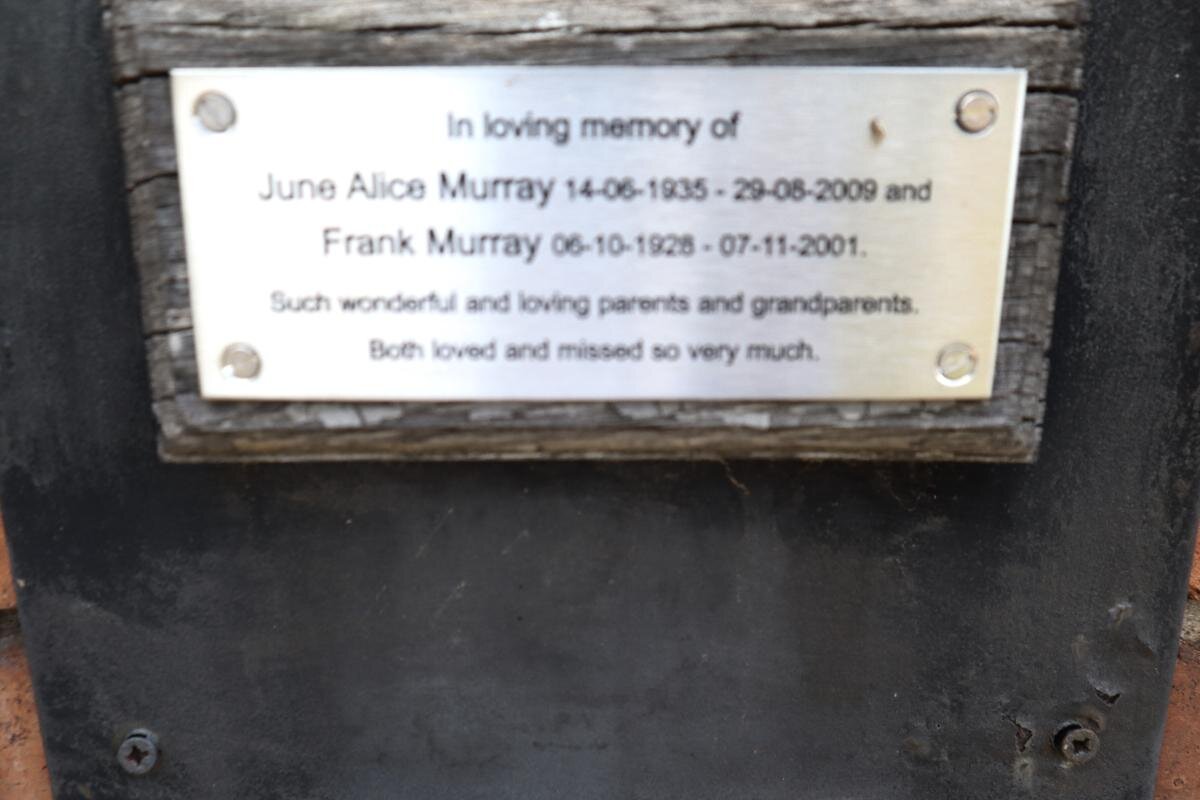 MURRAY Frank 1928-2001 & June Alice 1935-2009