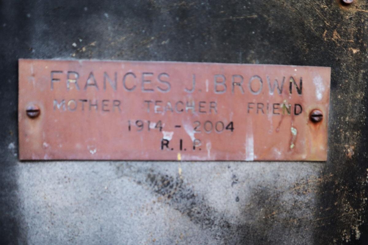 BROWN Frances J. 1914-2004