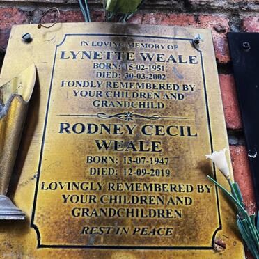 WEALE Rodney Cecil 1947-2019 & Lynette 1951-2002