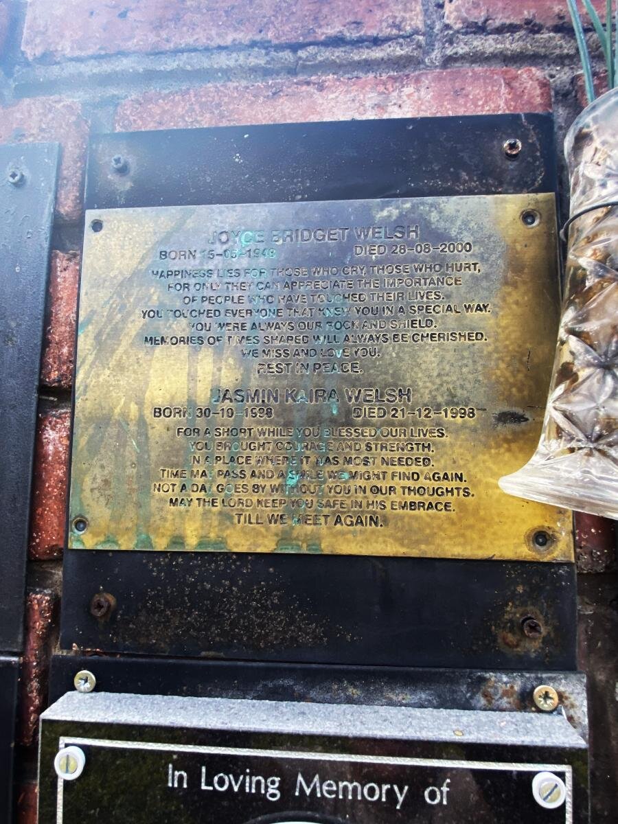 WELSH Joyce Bridget 1948-2000 :: WELSH Jasmin Kiara 1998-1998